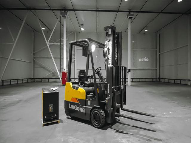 Xe nâng điện Liugong 1.8 tấn CLG2018-T