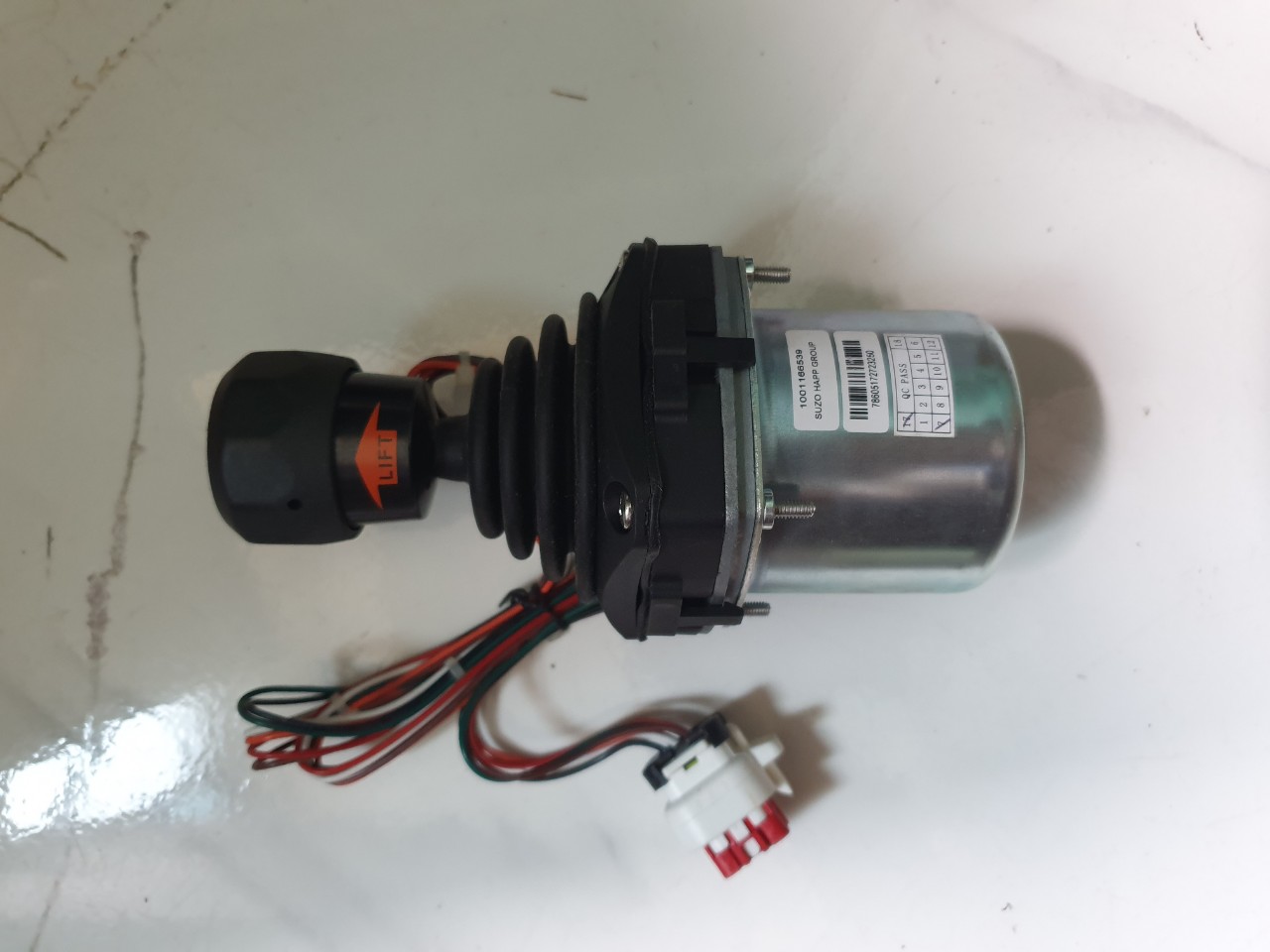 Củ tay điều khiển xe boom JLG