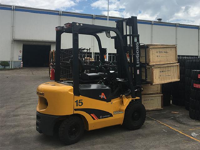 Xe nâng dầu Liugong 1.5 tấn CPCD15