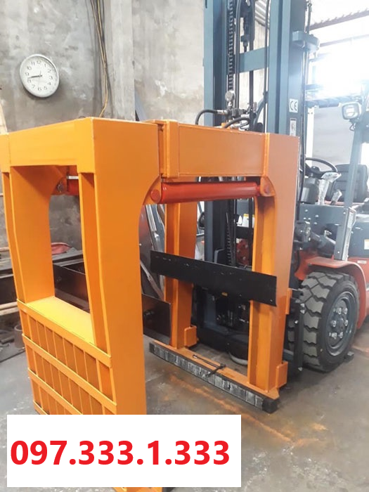 XE NÂNG KẸP GẠCH NHƯ THẾ NÀO?