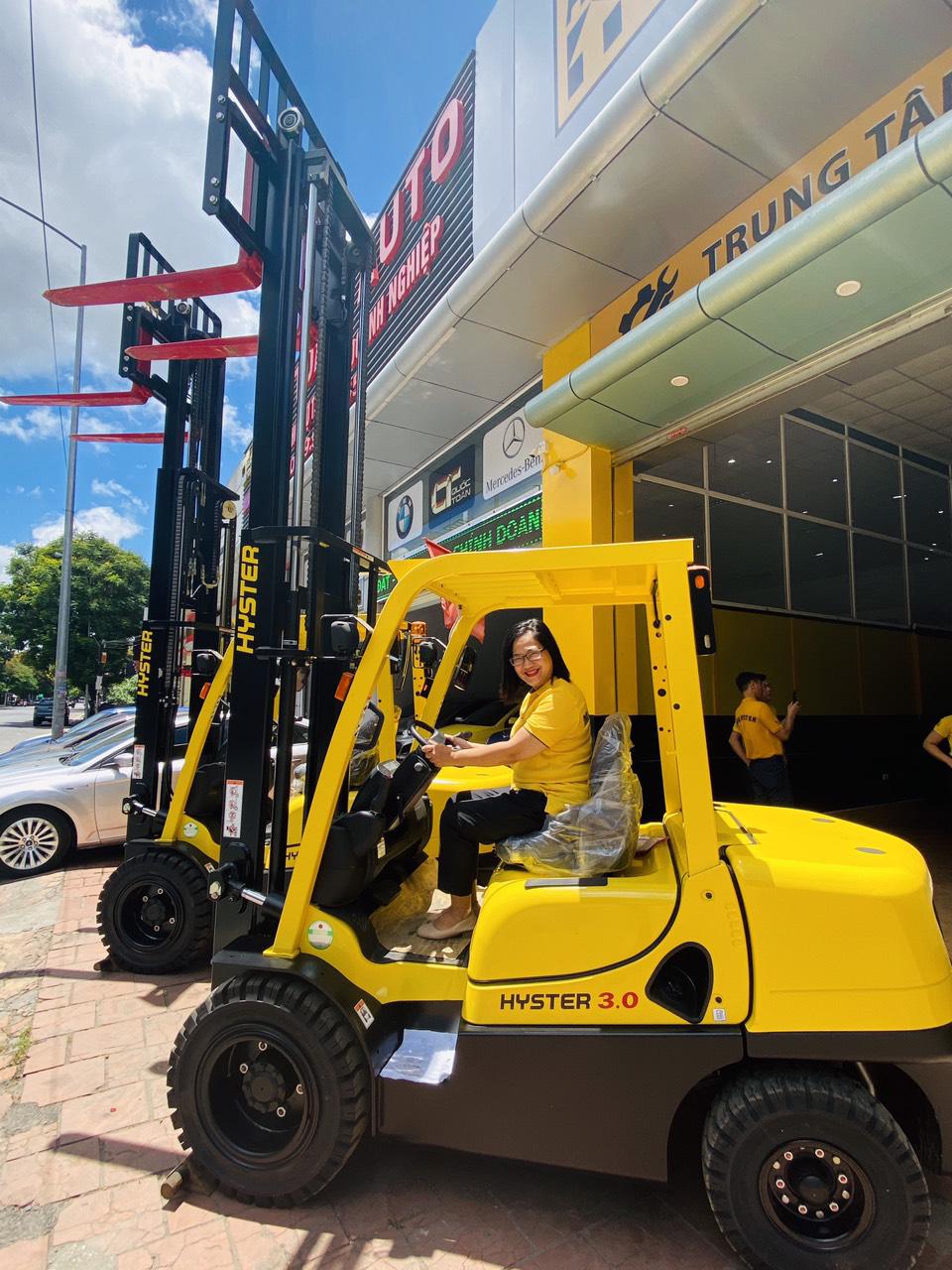 CÁC LOẠI XE NÂNG DÙNG TRONG KHO THỰC PHẨM & ĐỒ UỐNG