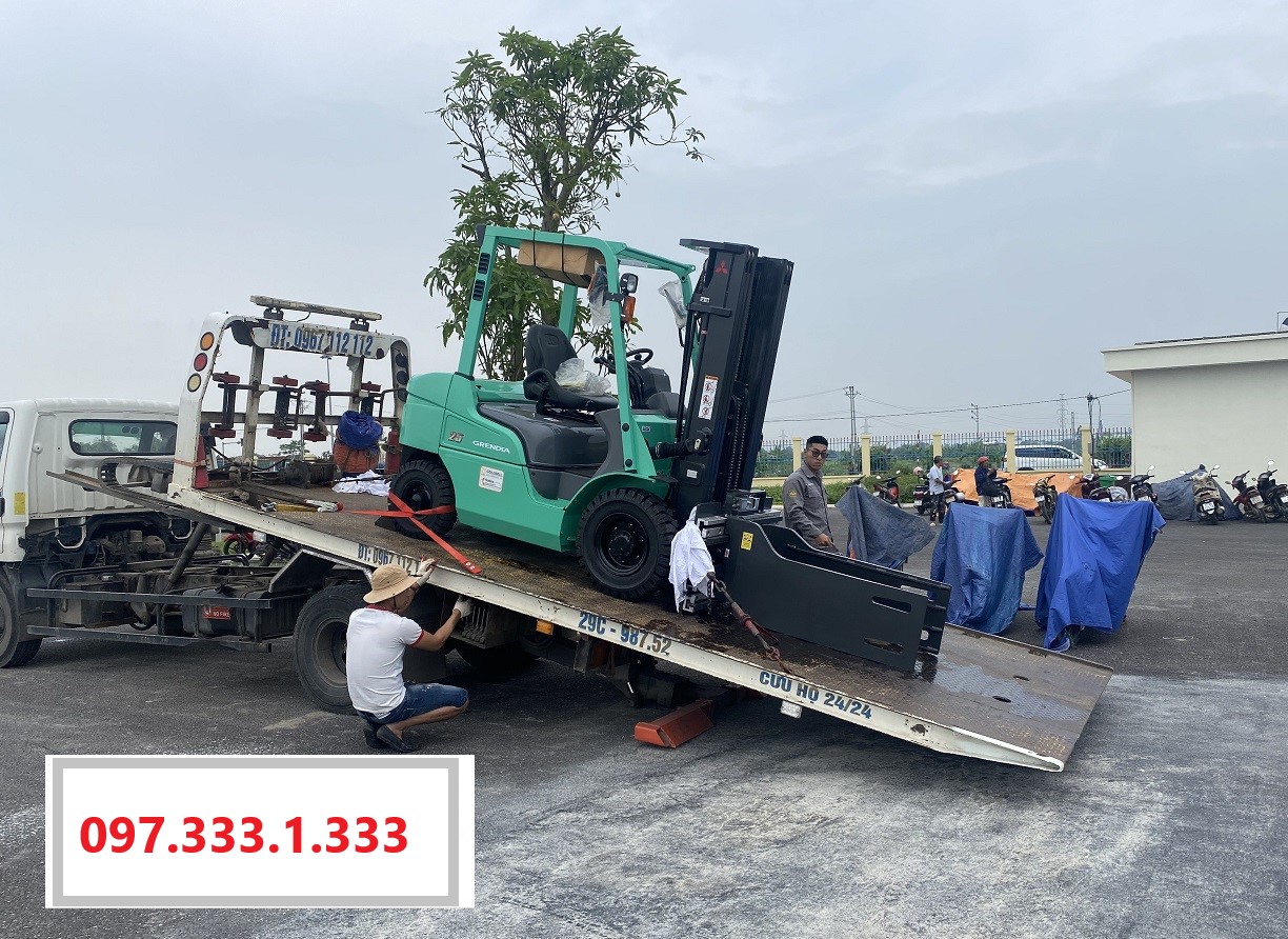 GIAO XE NÂNG KẸP BÔNG TẠI THÁI BÌNH – XE NÂNG DẦU 2.5 TẤN